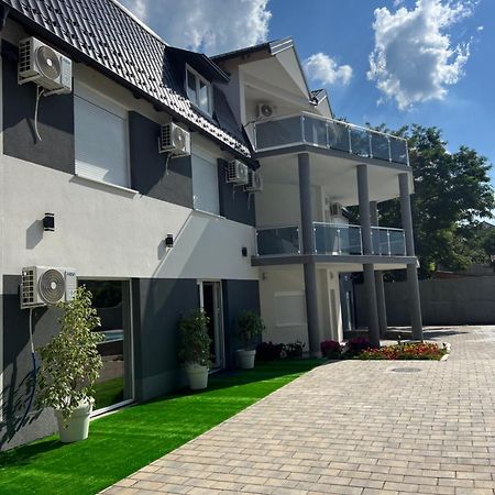 Big House Hotel Petrovaradin Exterior foto